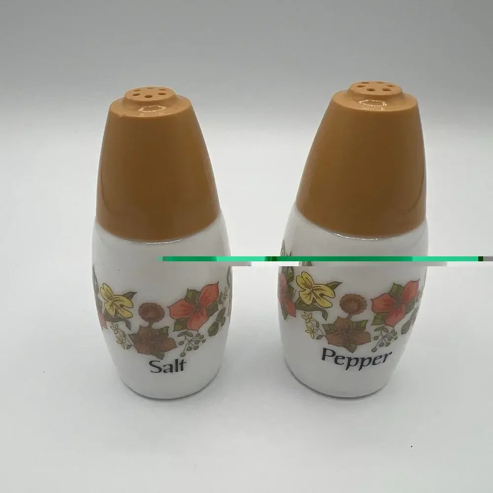VTG Westinghouse Indian Summer Harvest Milk Glass Salt & Pepper Shakers Gemco